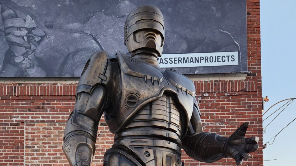 RoboCop_Statue_in_Detroit